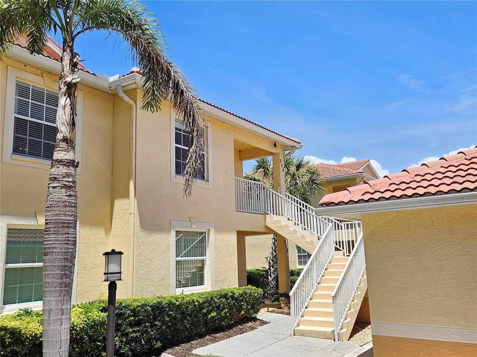 904 CASA DEL LAGO WAY 904