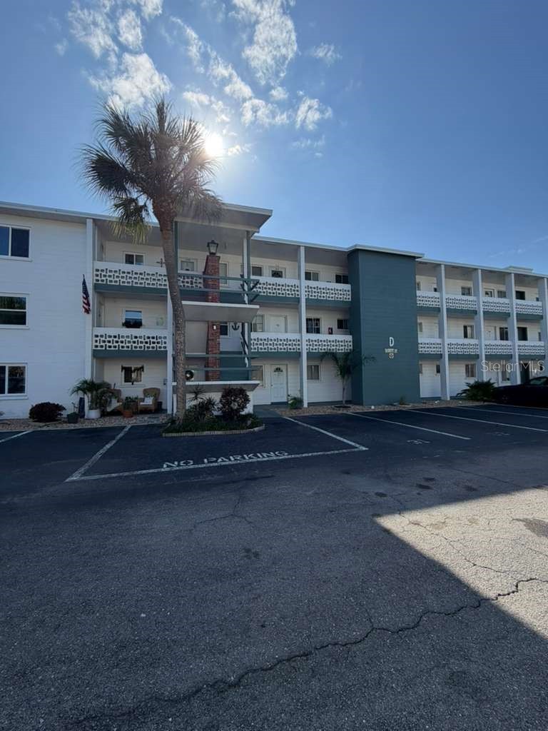 1832 SUNNY DRIVE D-32