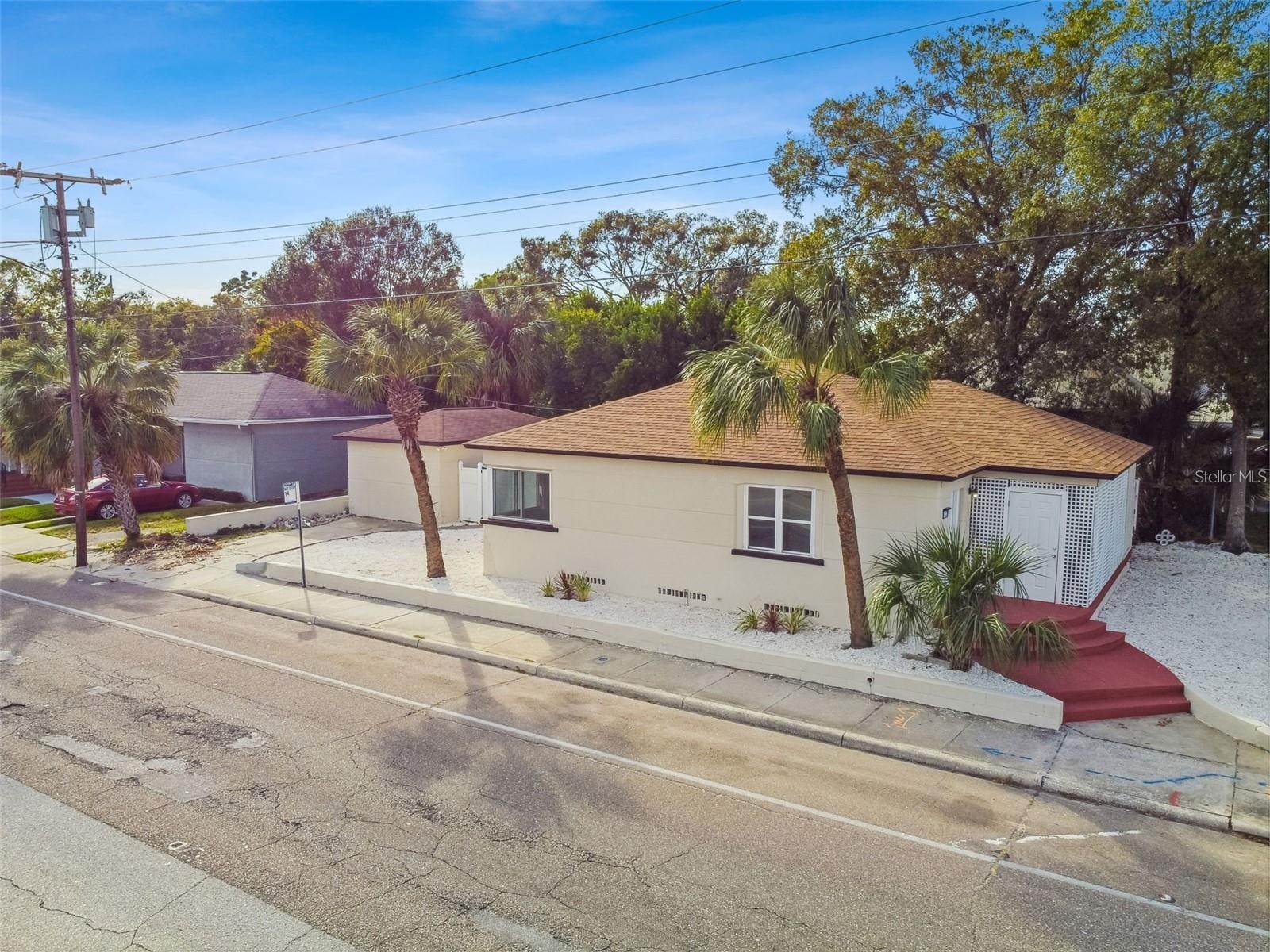 2402 W CYPRESS STREET
