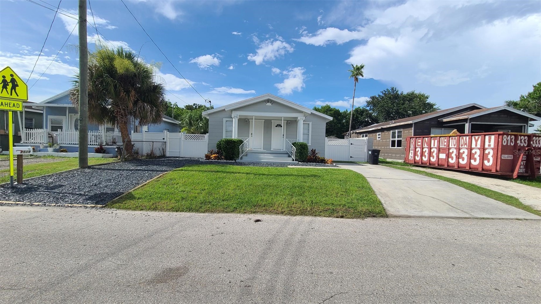 2519 W WALNUT