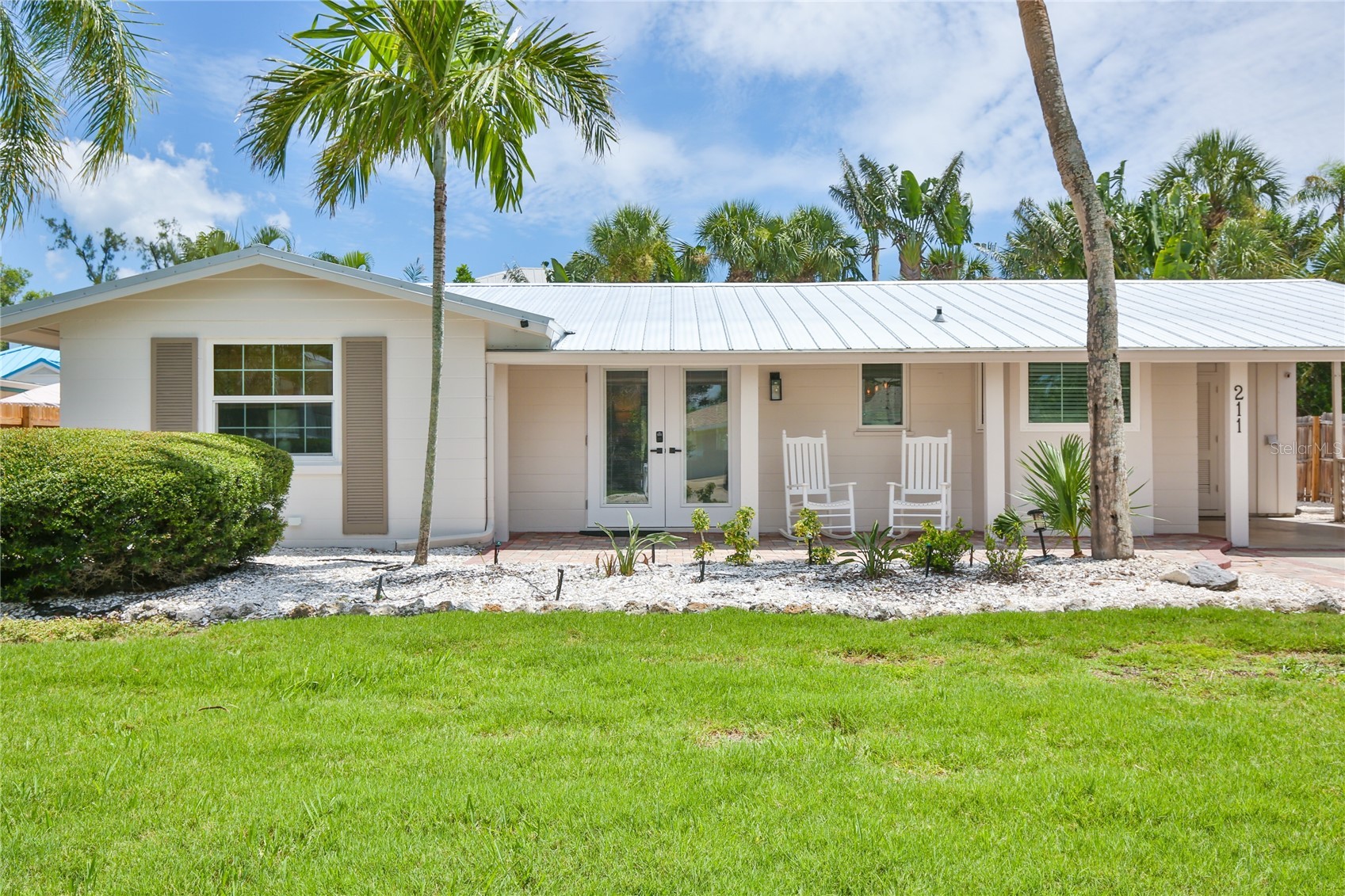 211 ISLAND CIRCLE