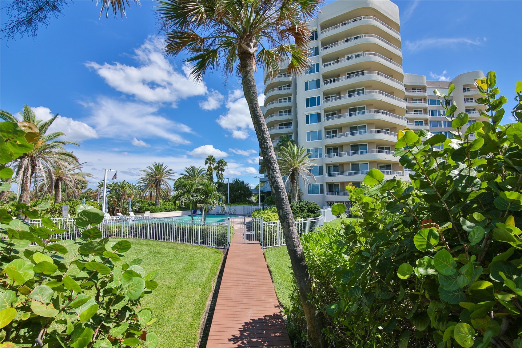 775 LONGBOAT CLUB ROAD 904