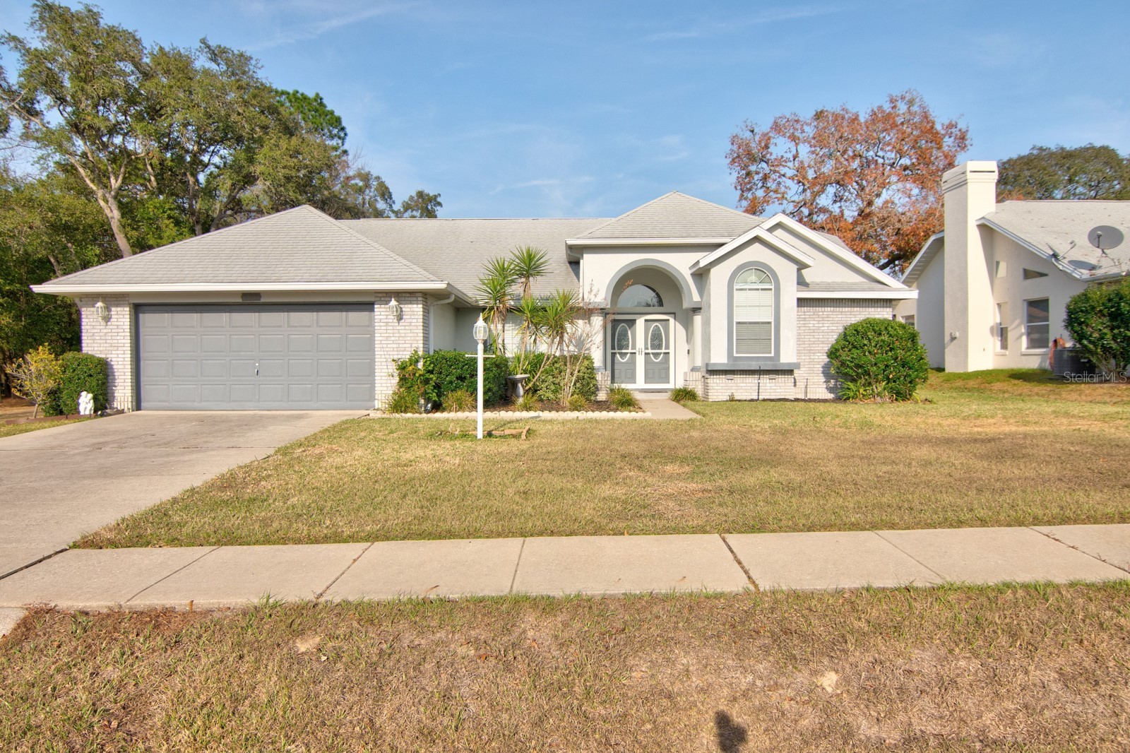 119 W FOREST OAK PLACE