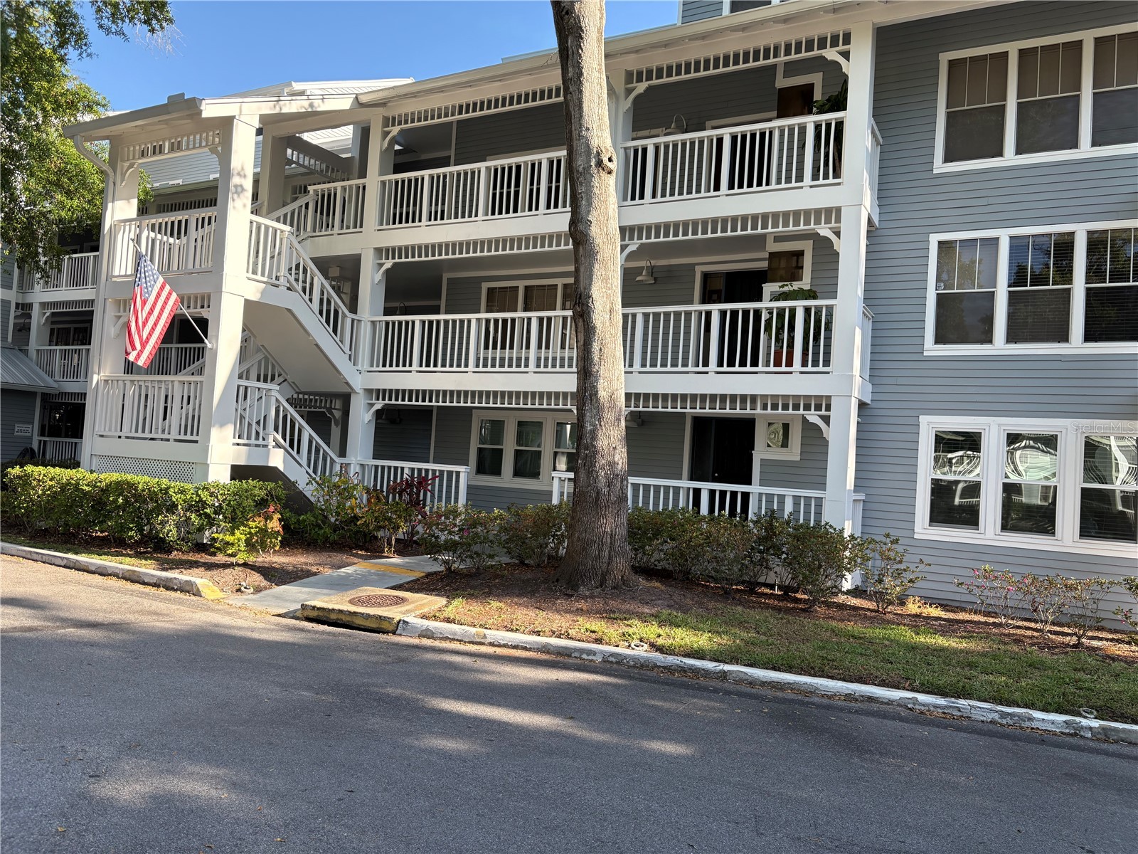 2511 2511 DOLLY BAY DRIVE 102