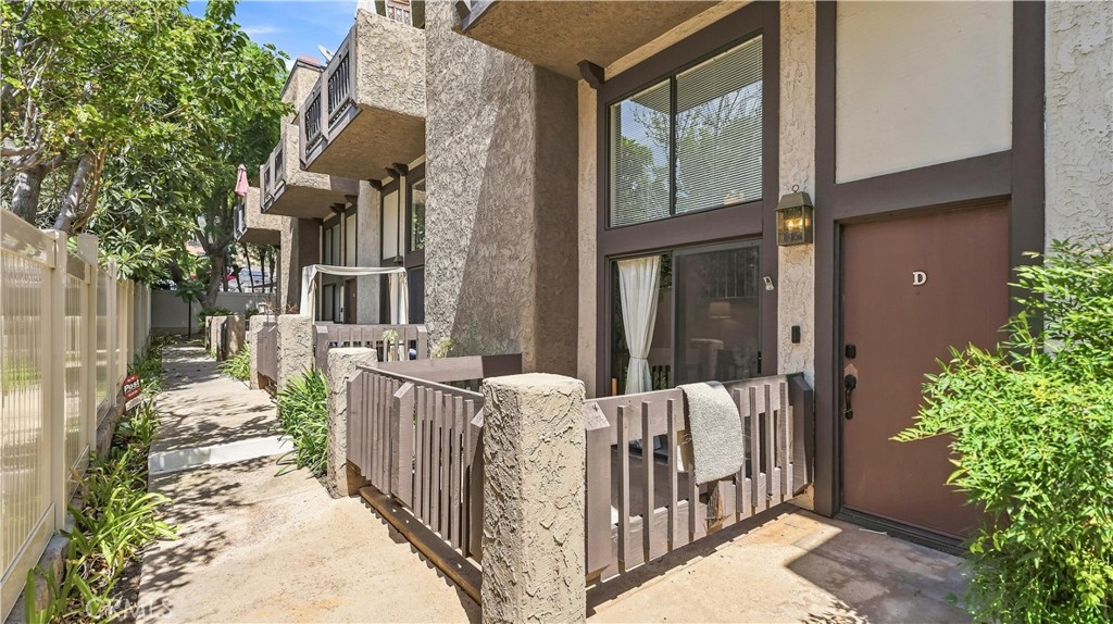 1909 Huntington Drive D