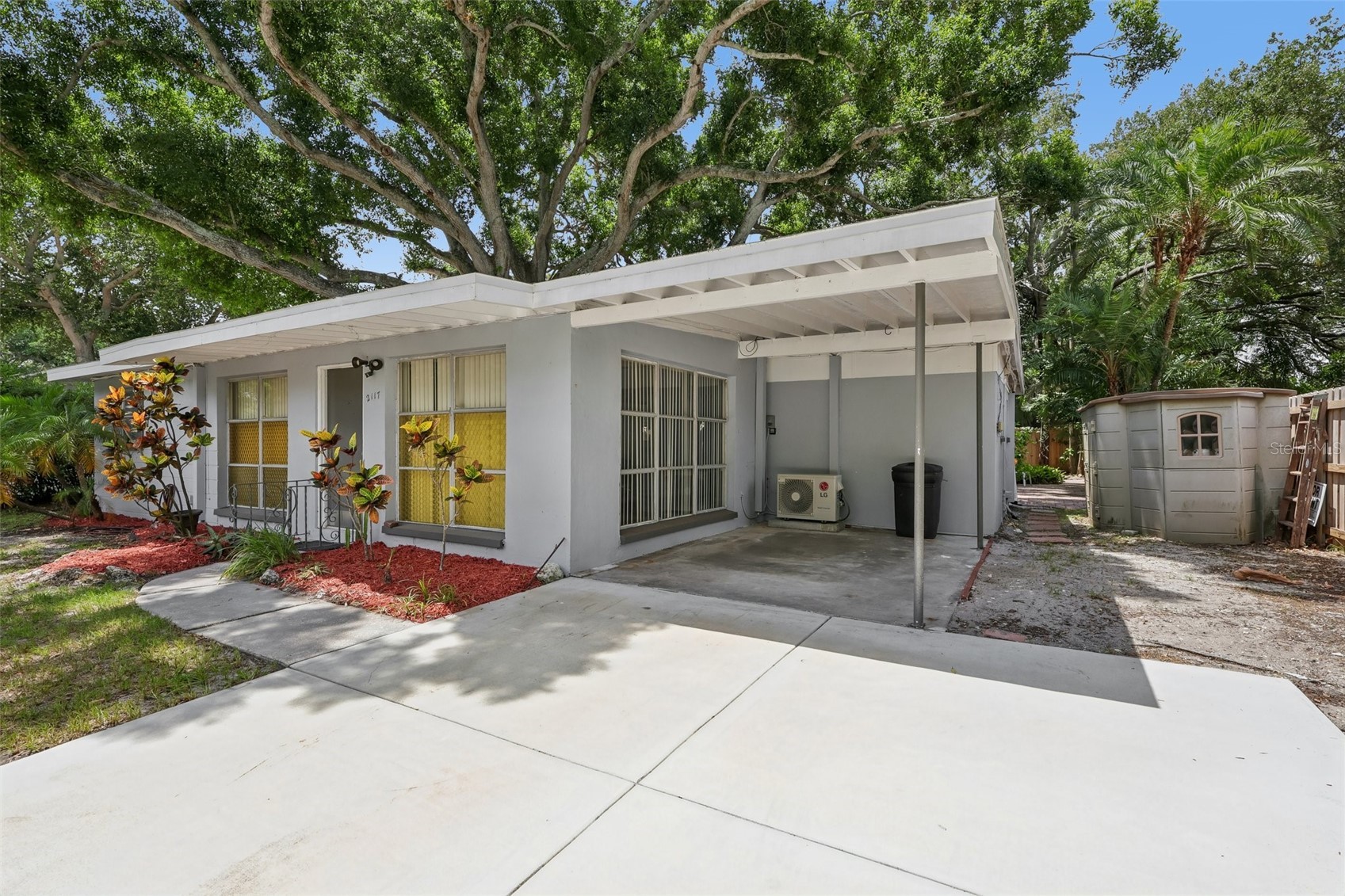 2117 BARCELONA DRIVE