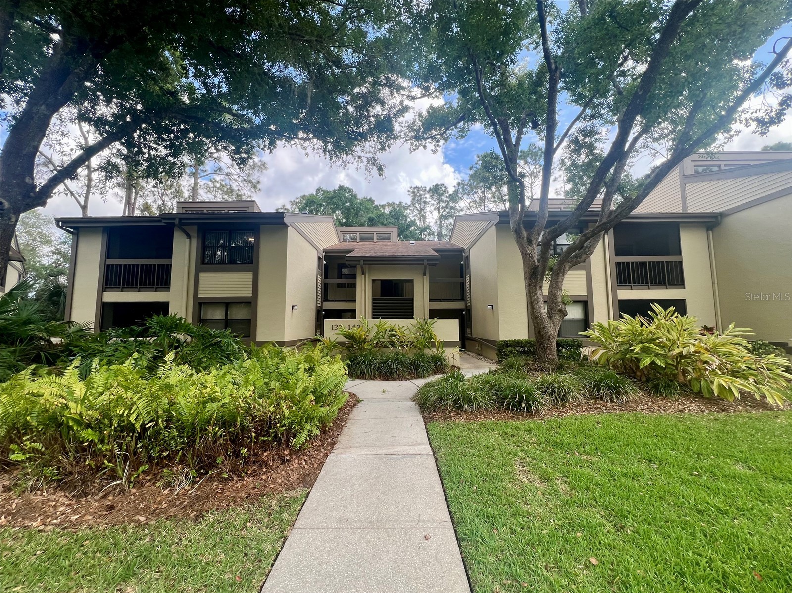 142 WOODLAKE WYNDE 48