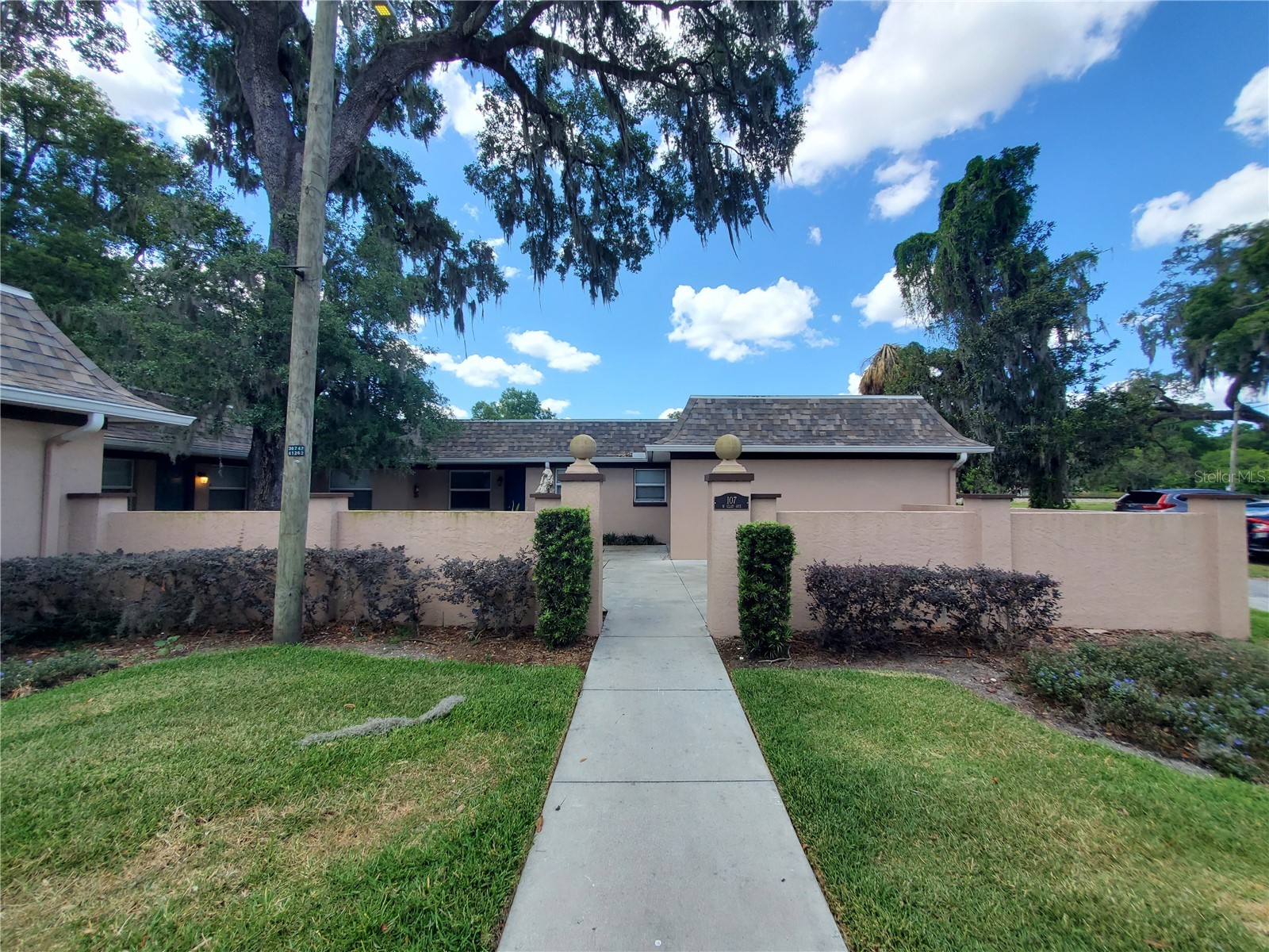 107 W CLAY AVENUE 4