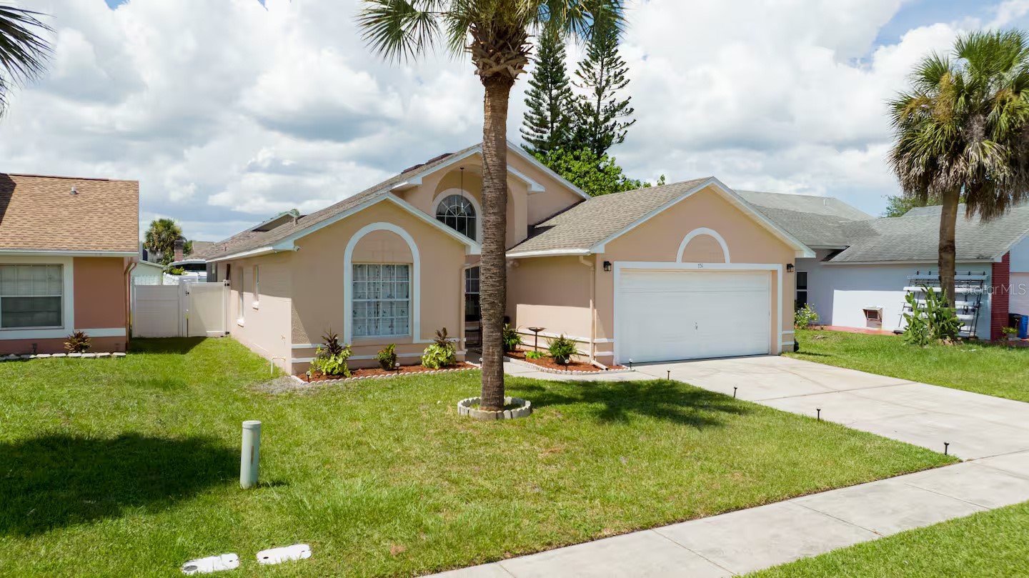 751 COUNTRY WOODS CIRCLE