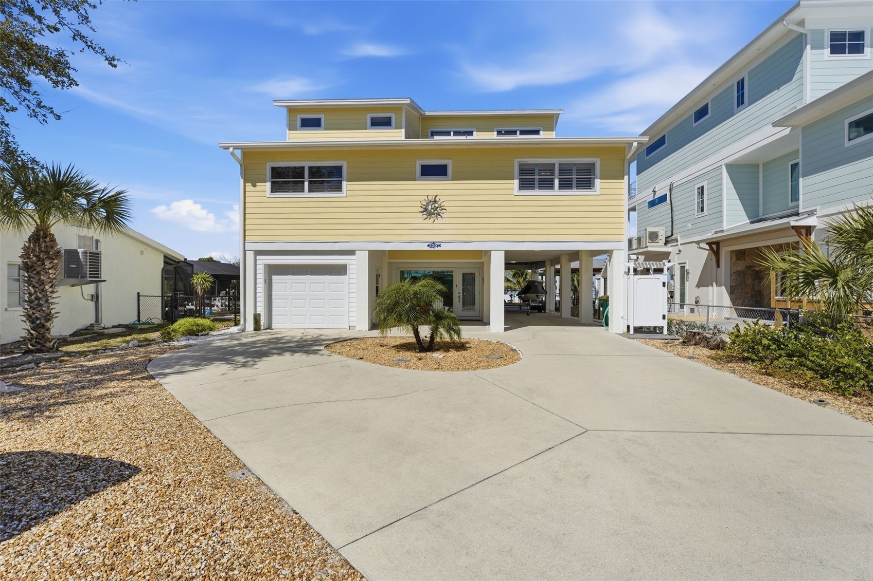 220 MOCKINGBIRD STREET