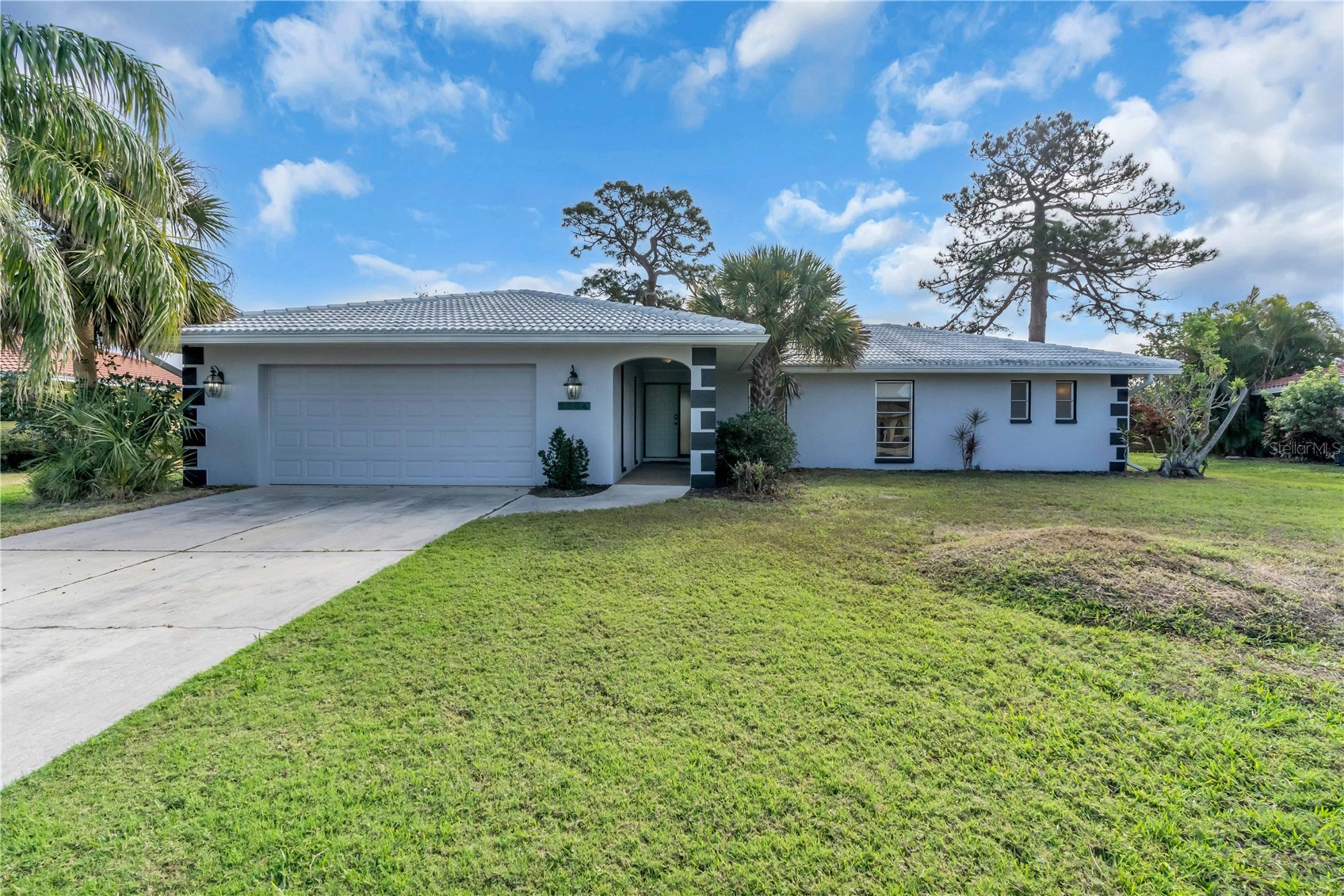 2544 CARLISLE PLACE