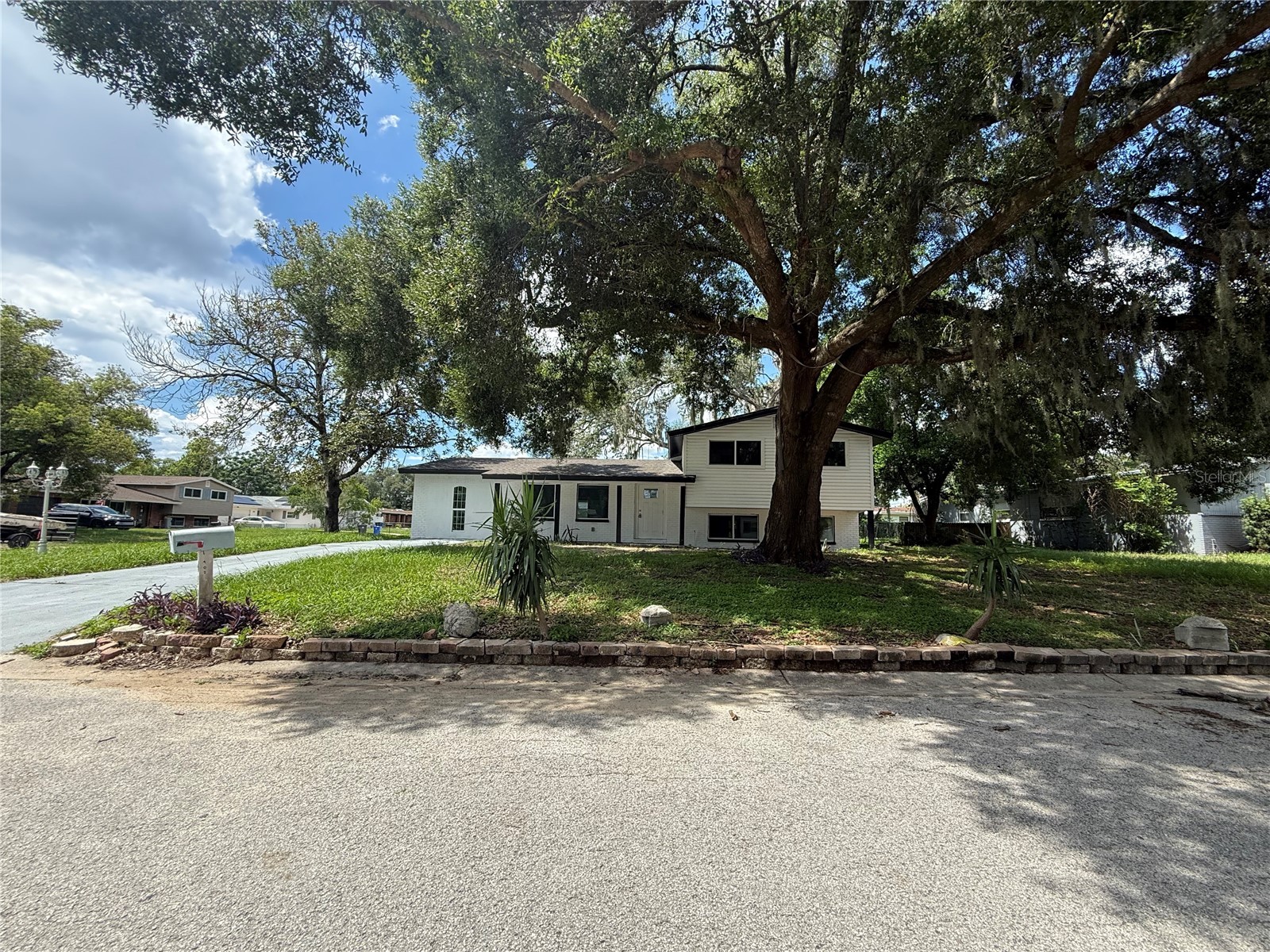 402 BLUEBERRY LANE