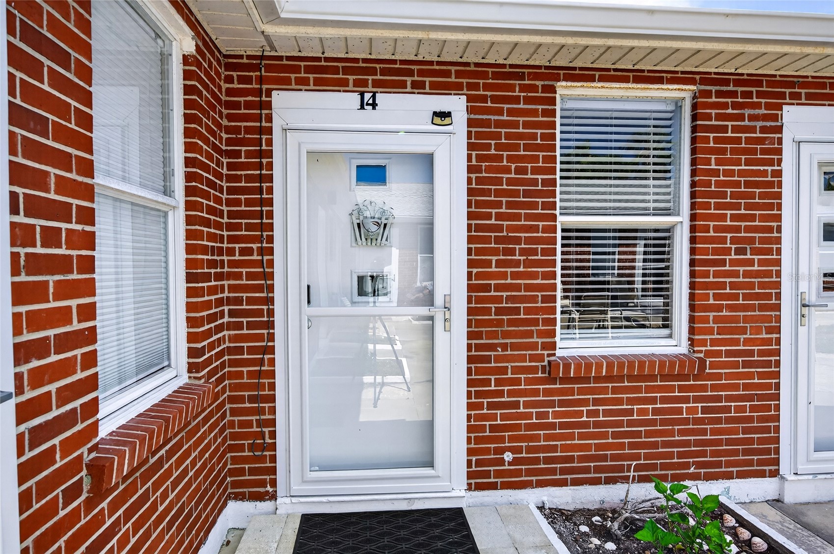 908 VILLAS DRIVE 14