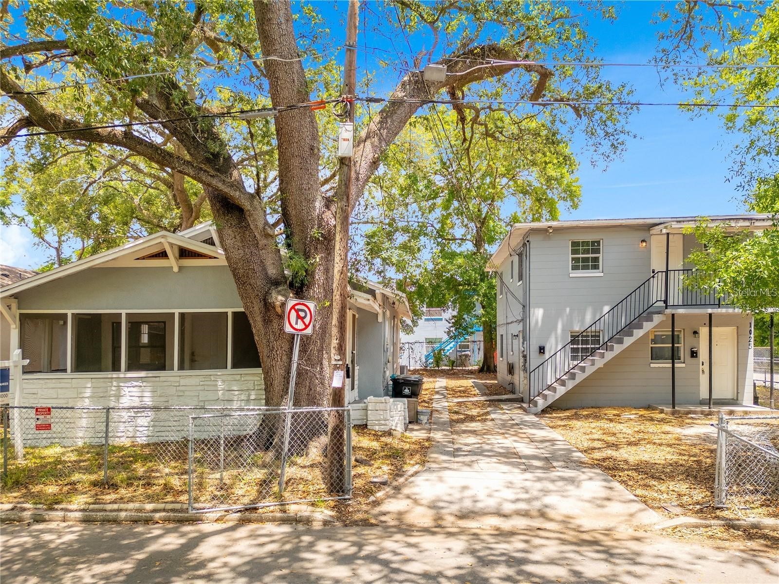 1029 COLYER STREET