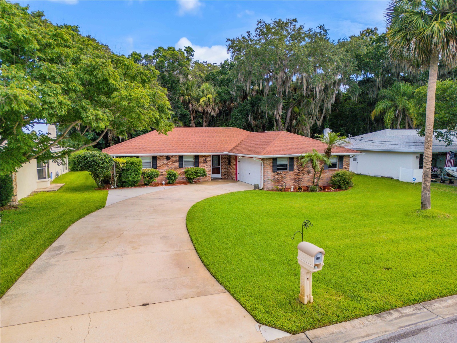 725 GREEN ROAD