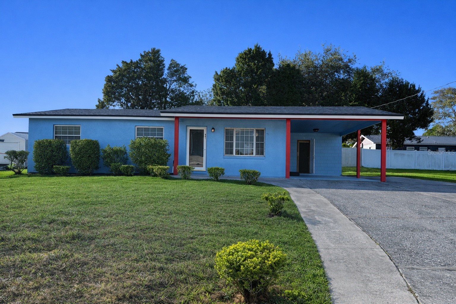 926 EVERETT STREET