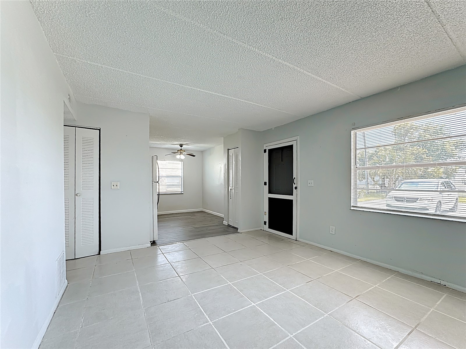 694 MICHIGAN COURT 4
