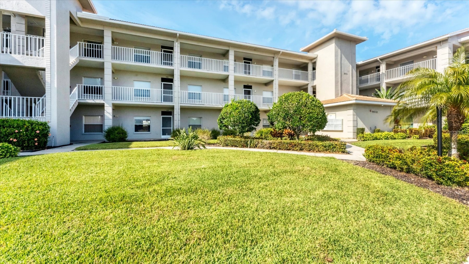9610 CLUB SOUTH CIRCLE 4106