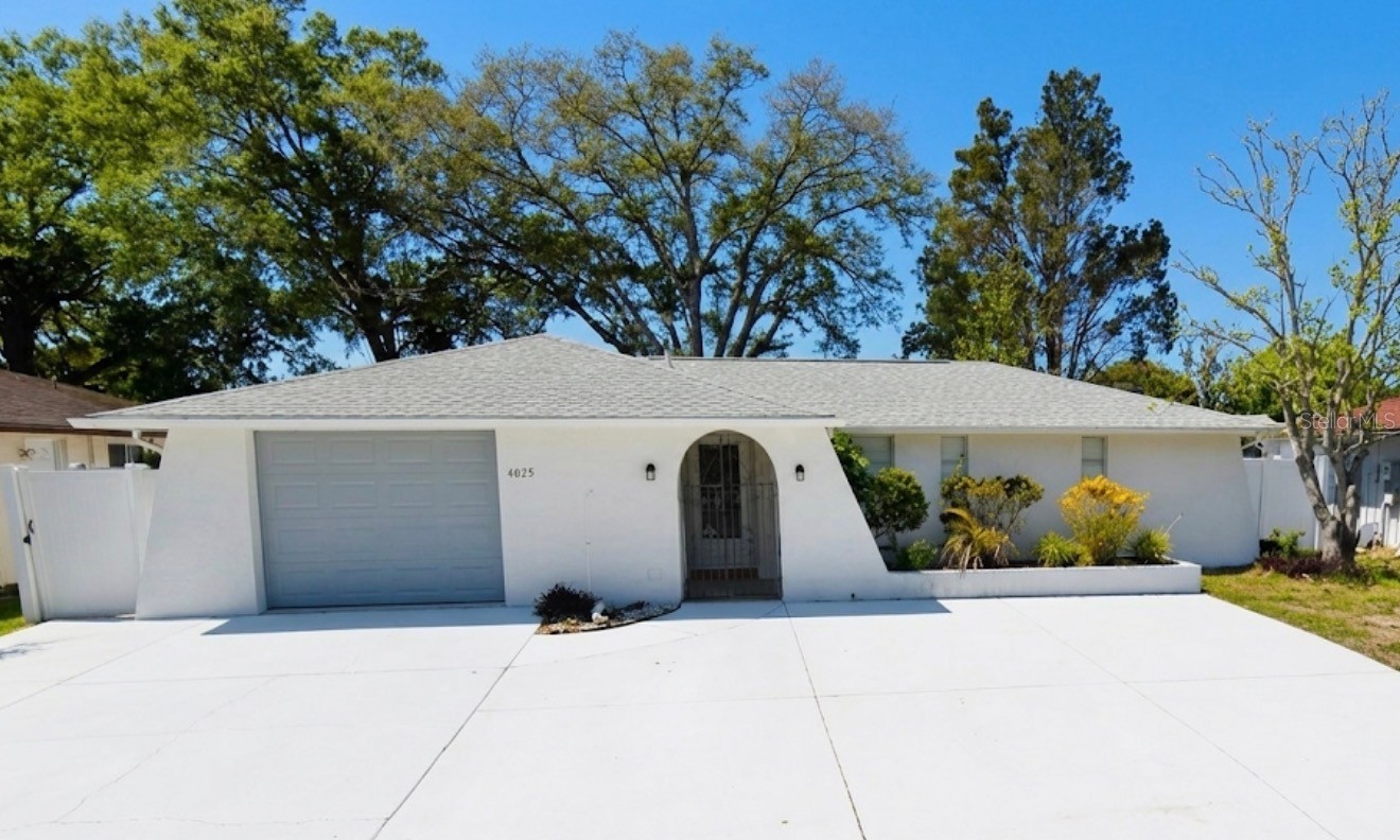 8923 CANDLEWICK LANE