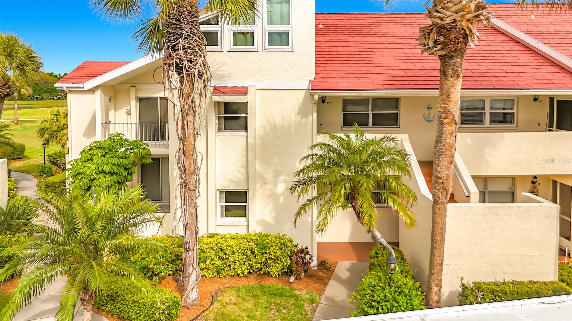 760 VILLAGE CIRCLE 109