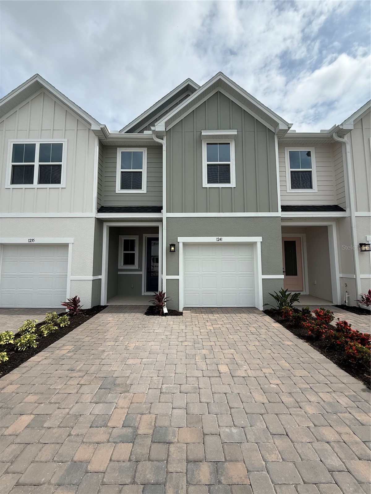 1241 PINEYWOOD FIELD DRIVE
