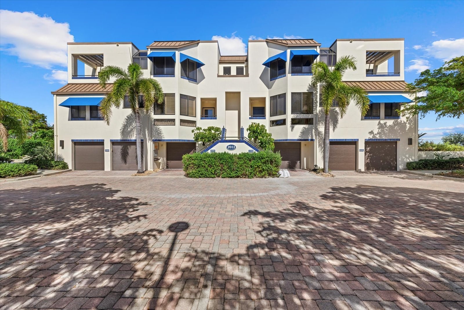 2012 HARBOURSIDE DRIVE 2102