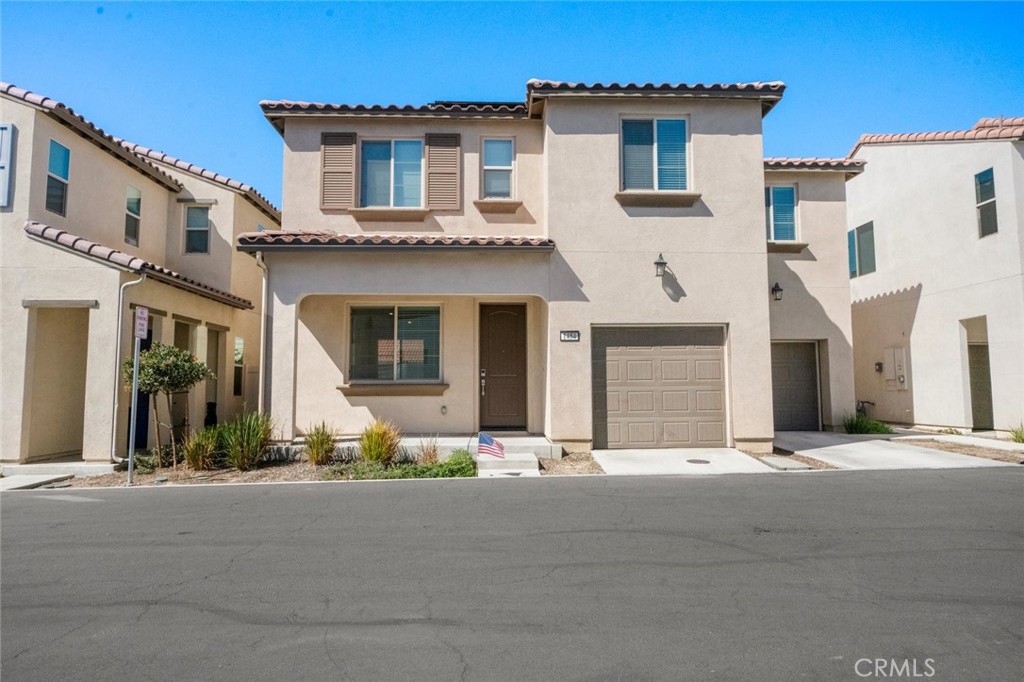 1454 E Laurelwood
