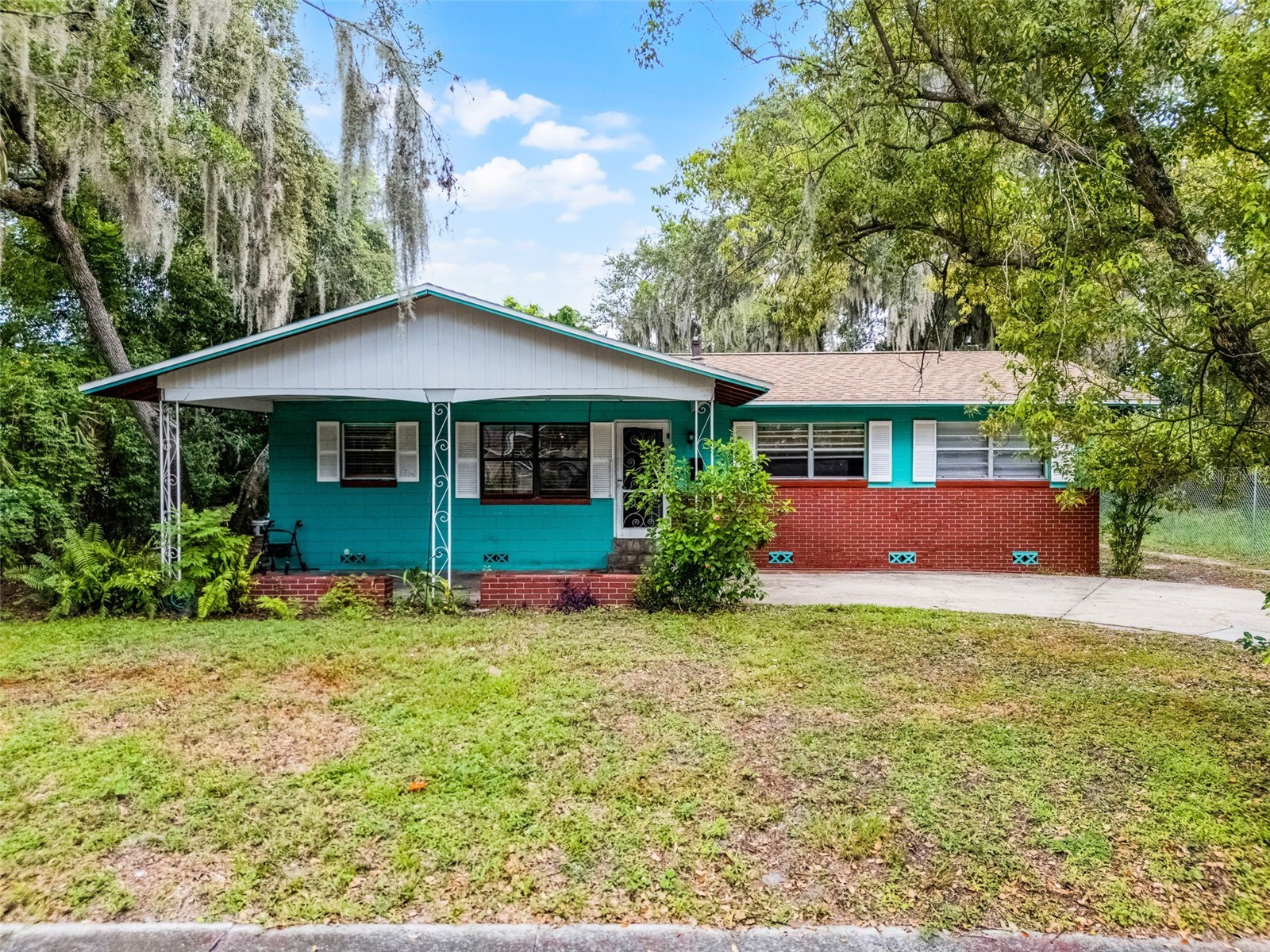 770 W WEBSTER AVENUE