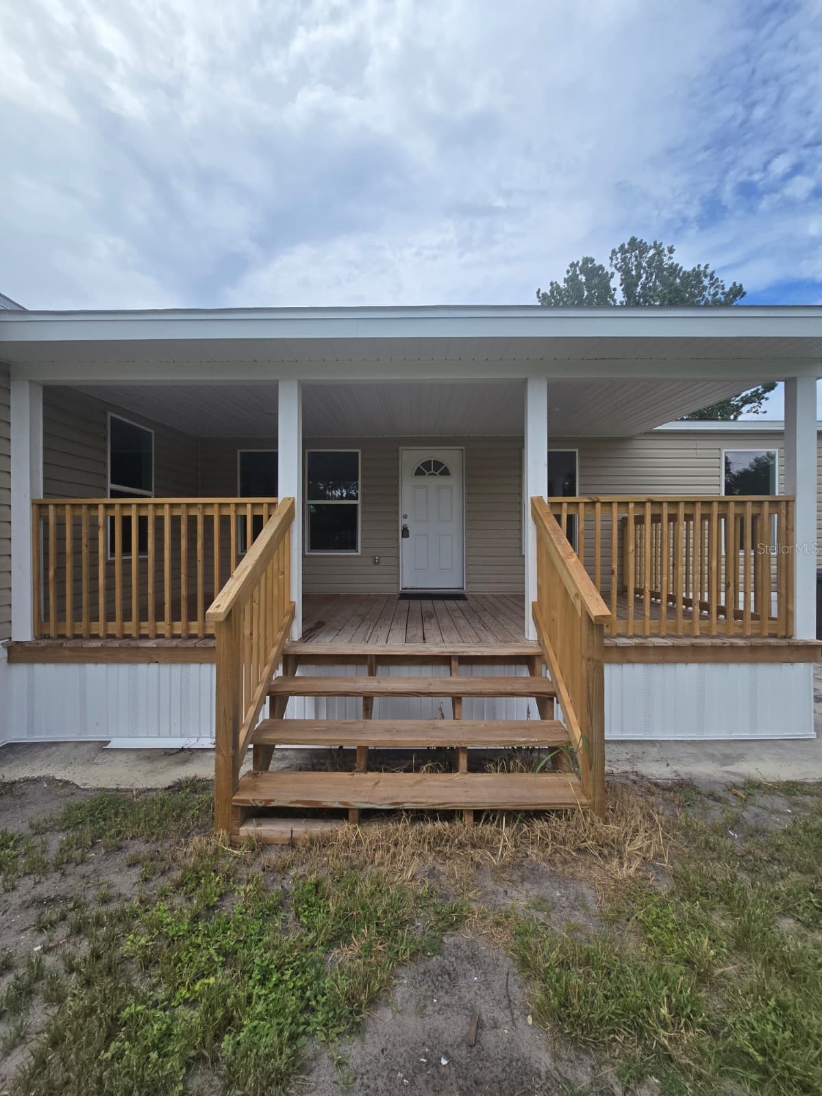 6220 PINEWOOD DRIVE