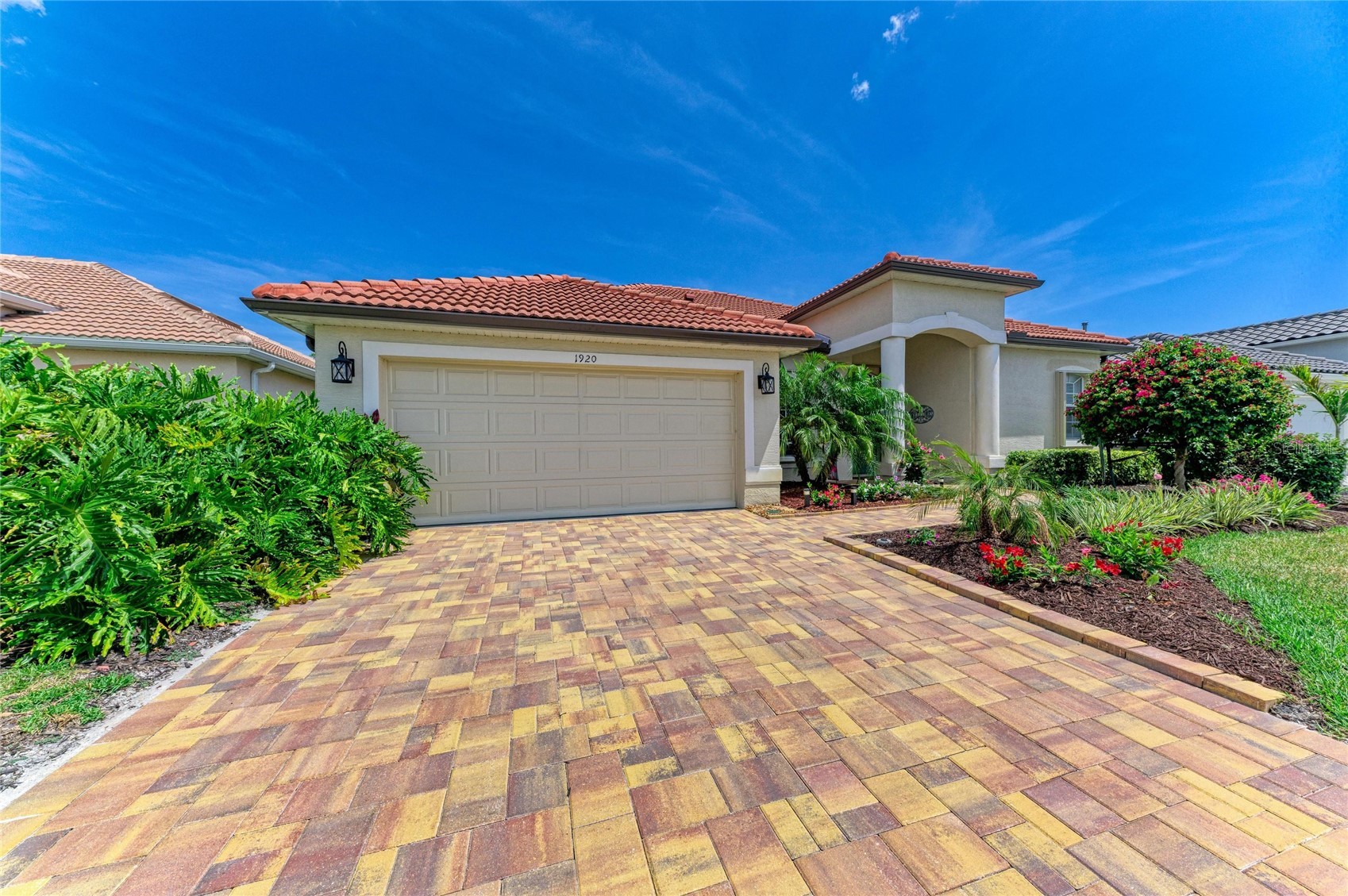 1920 COCONUT PALM CIRCLE