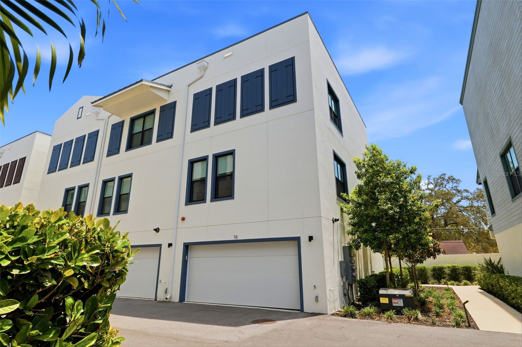 946 HIGHLAND AVENUE 16