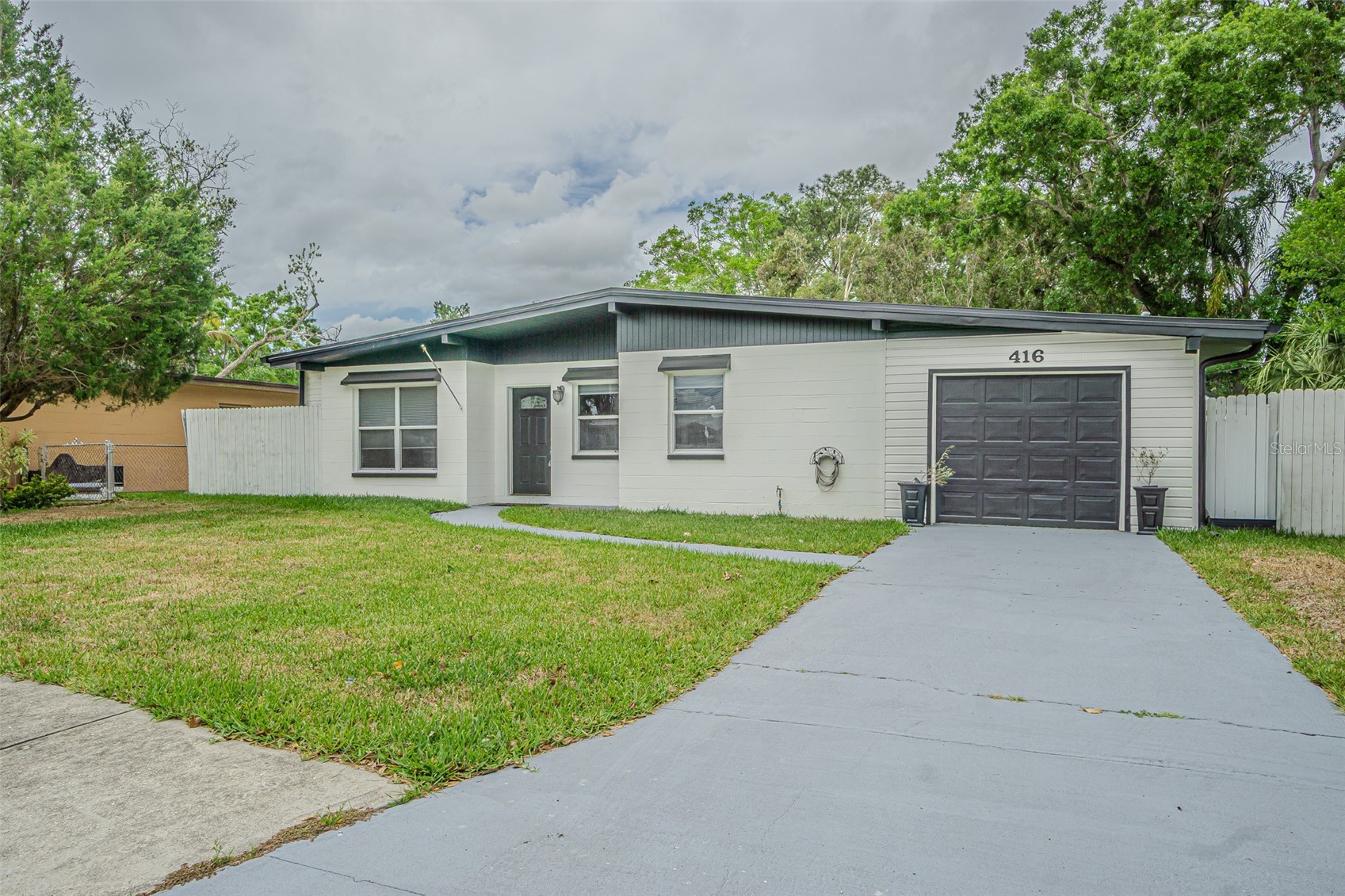 416 COUNTRY CLUB DRIVE