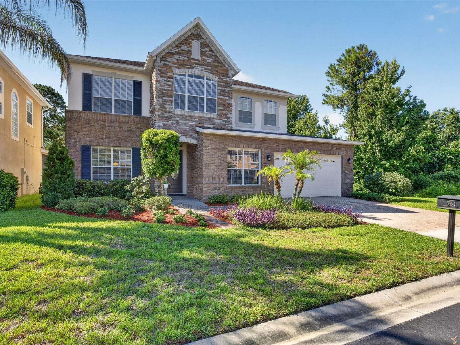 561 HARRISWOOD COURT