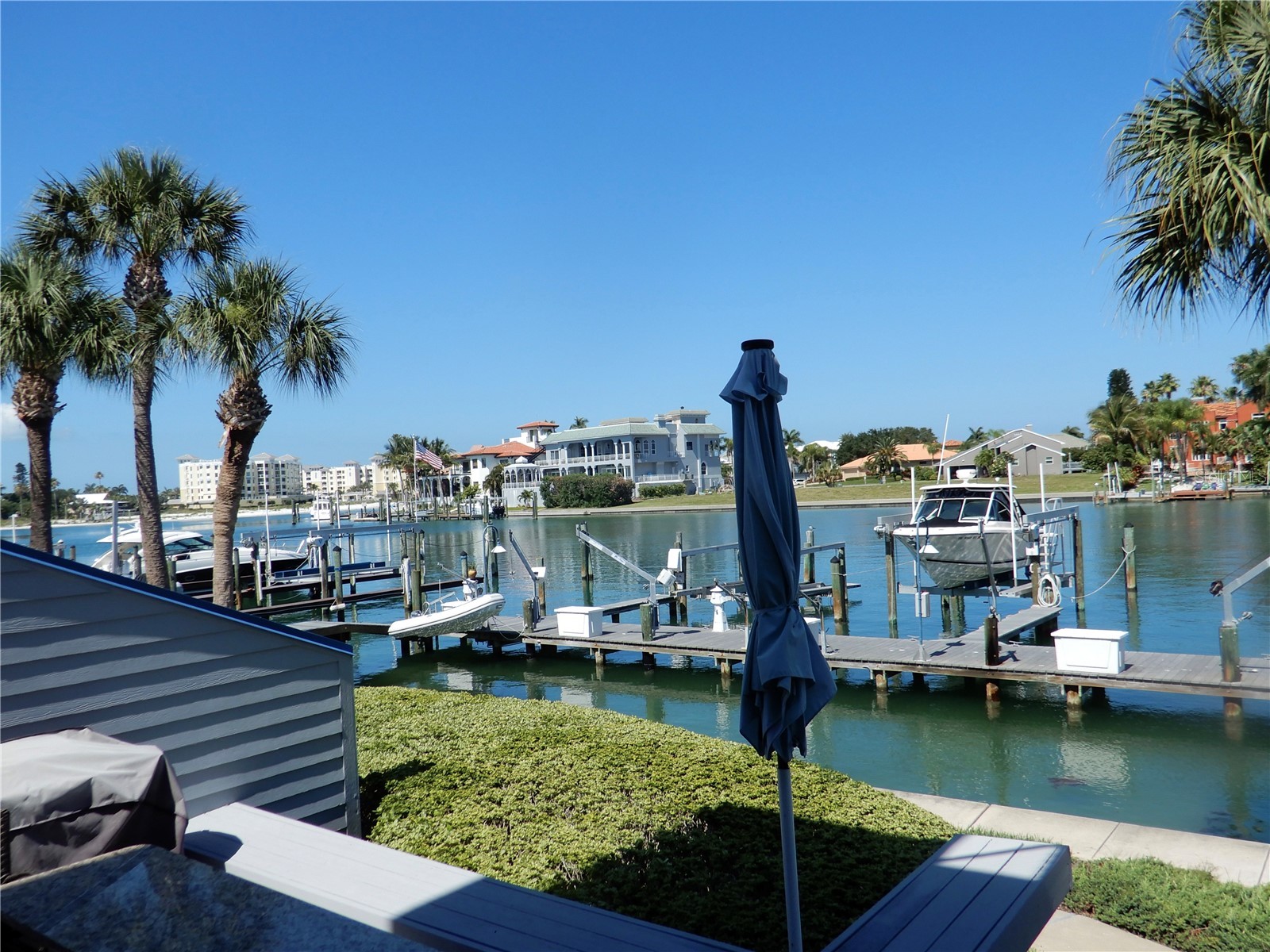 910 PINELLAS BAYWAY S 103
