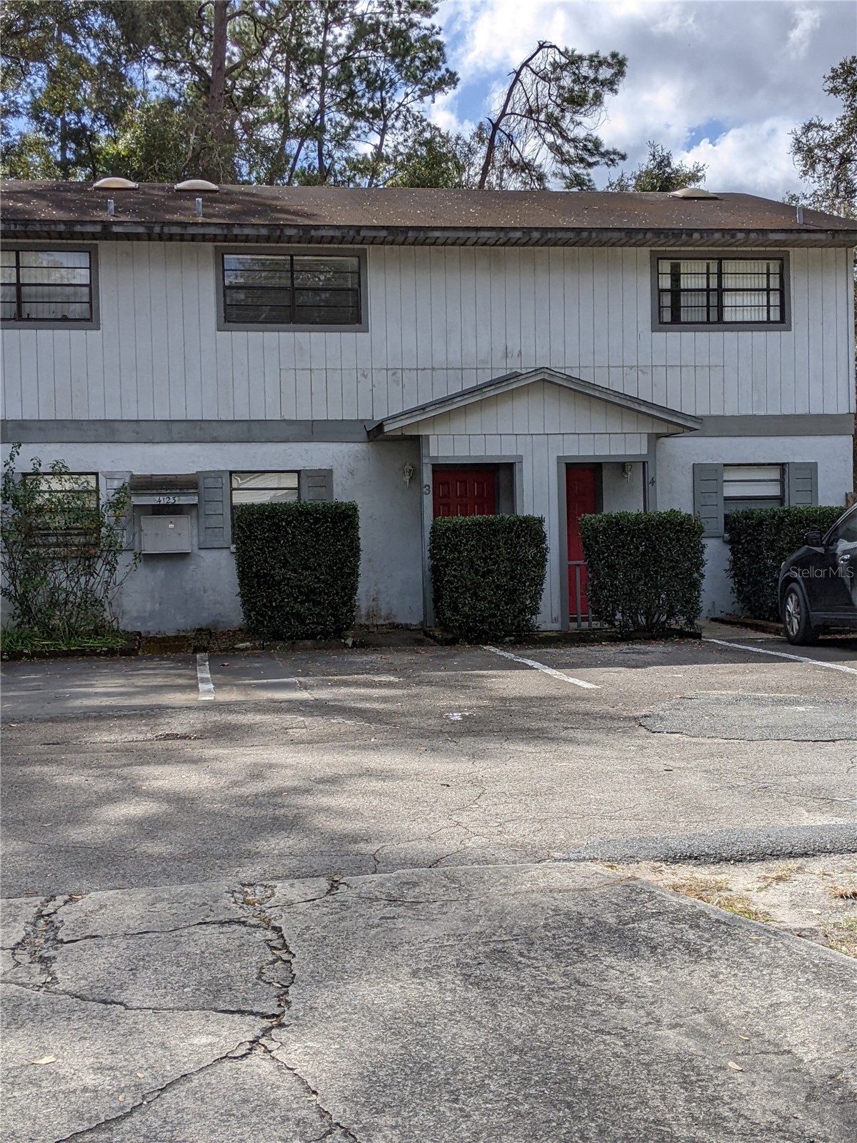 4123 SW 15TH PLACE 3