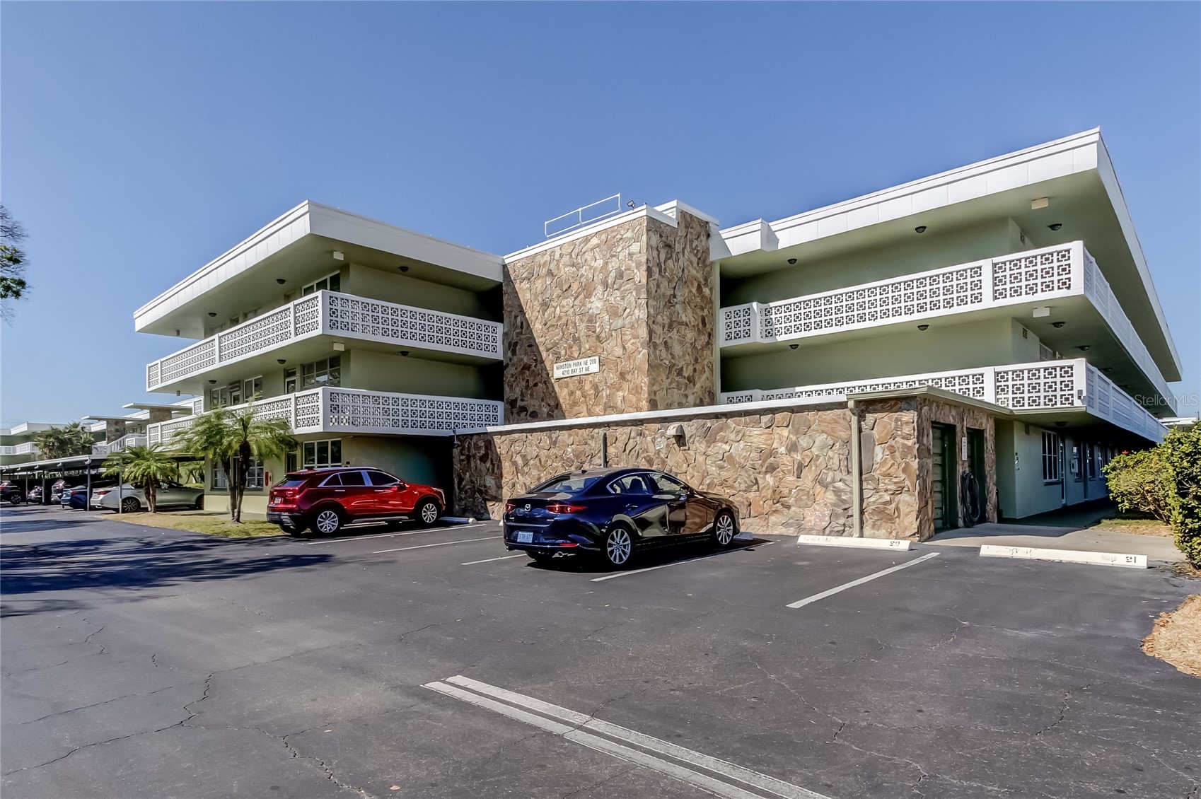 4890 BAY STREET NE 323