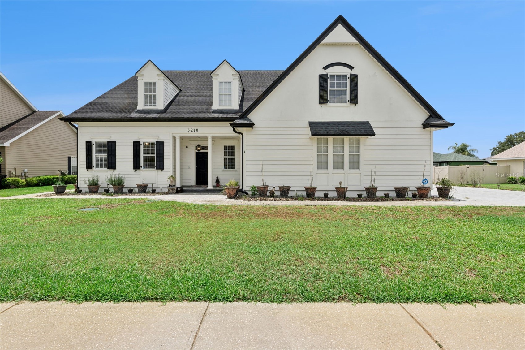 5210 HAMMOCK CIRCLE