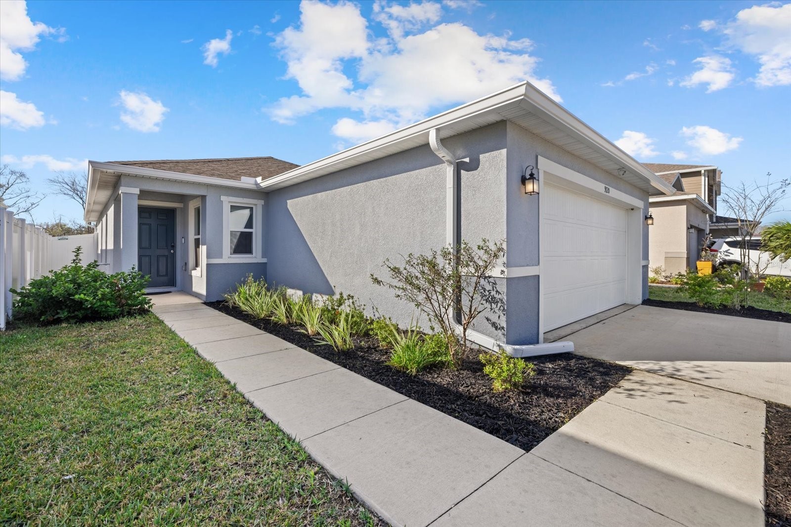 9120 SANDY BLUFFS CIRCLE