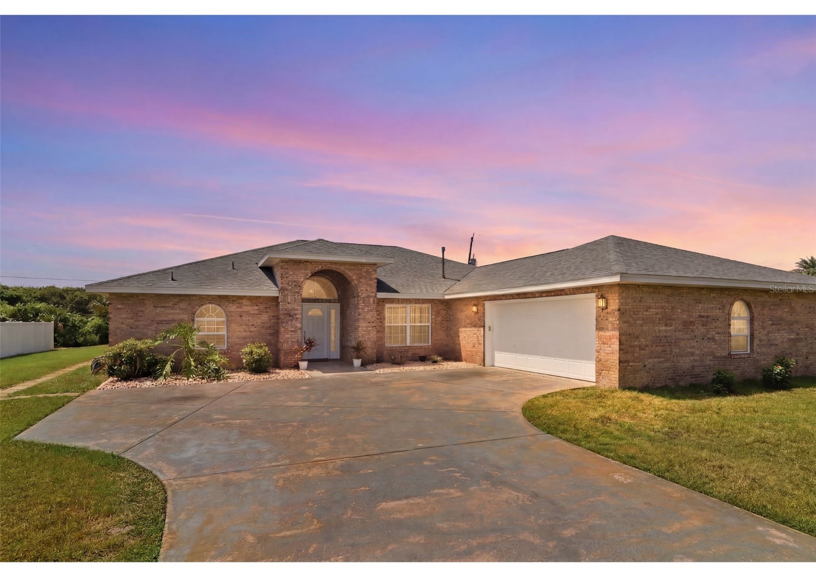 4 BEACHSIDE DR