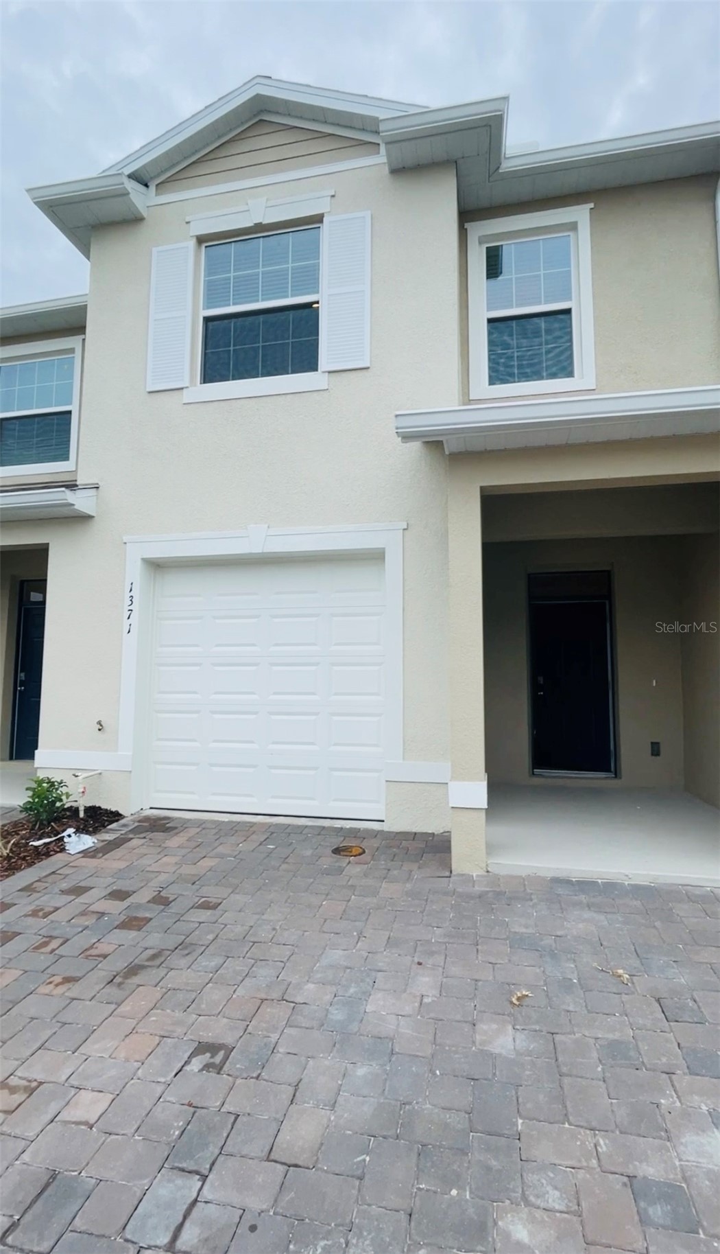 1371 ISLETA LOOP