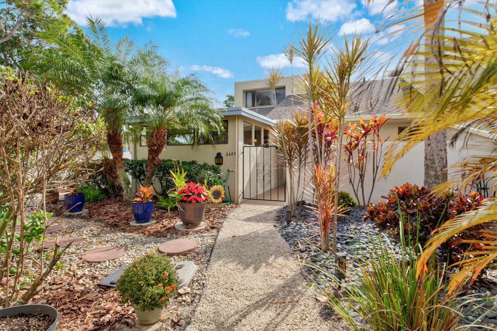 2453 CRISPIN COURT F4