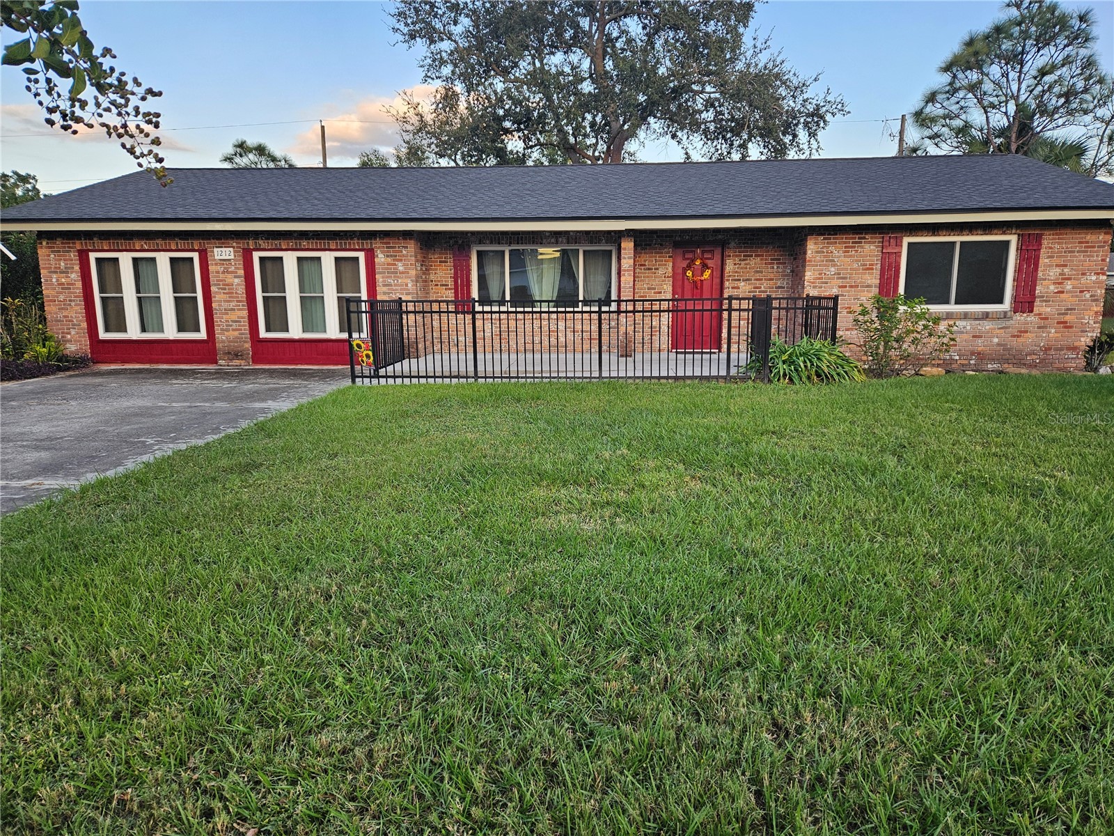 1212 BLAKE AVE