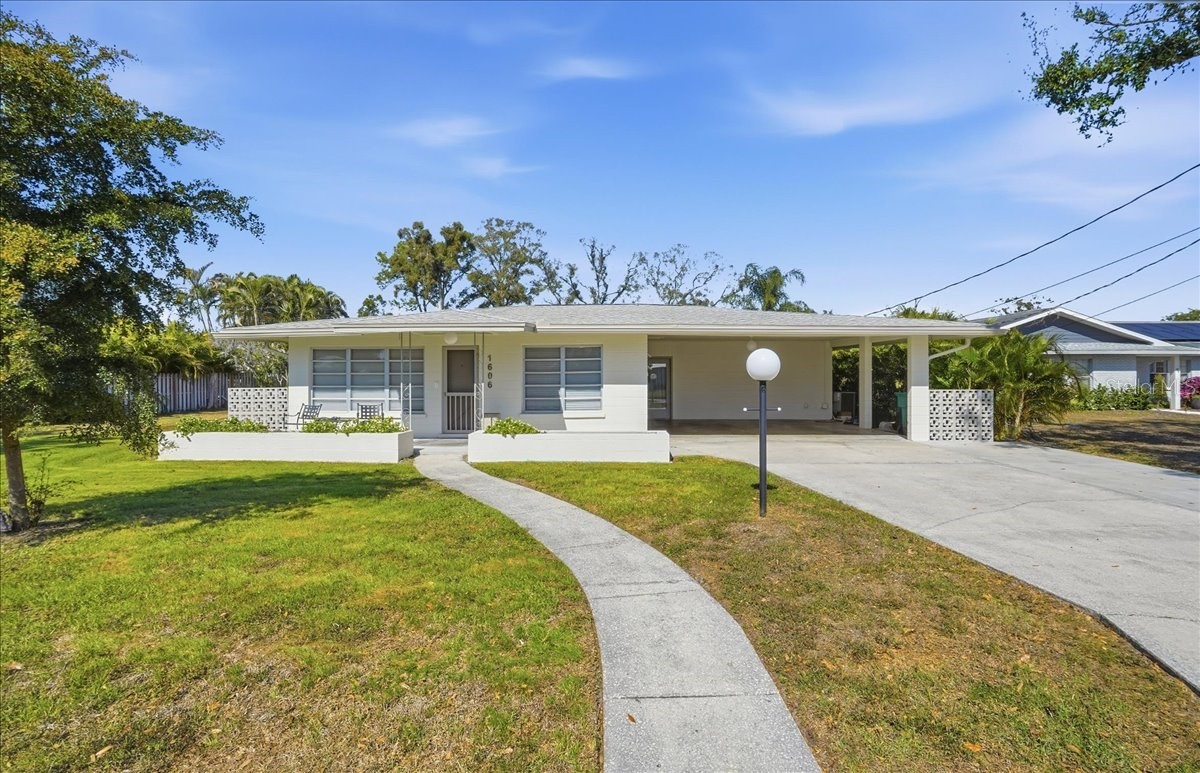 1606 4TH STREET W
