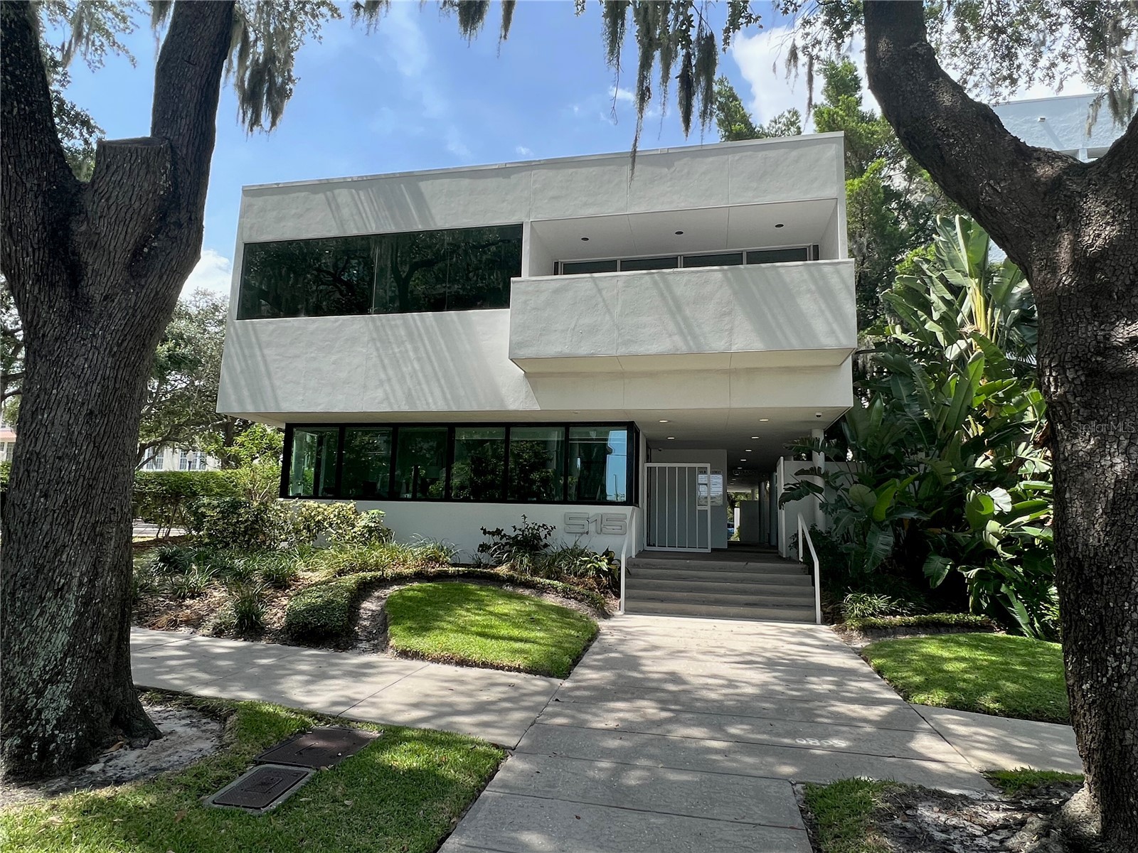515 W BAY STREET 100, 101