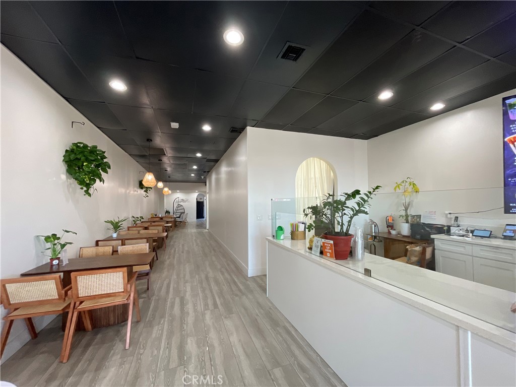 909 W Foothill Boulevard