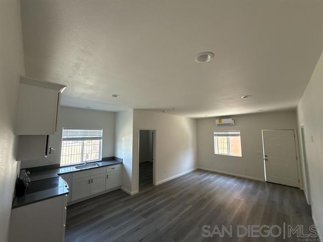 2409 E.Palmyra Ave