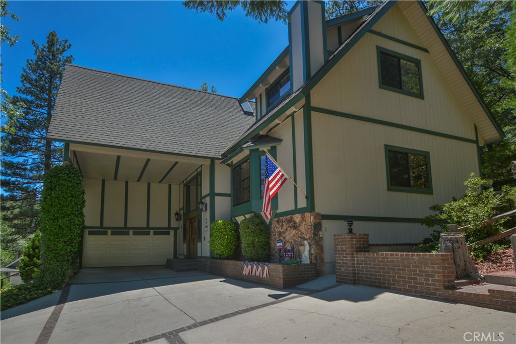 26472 Hillcrest