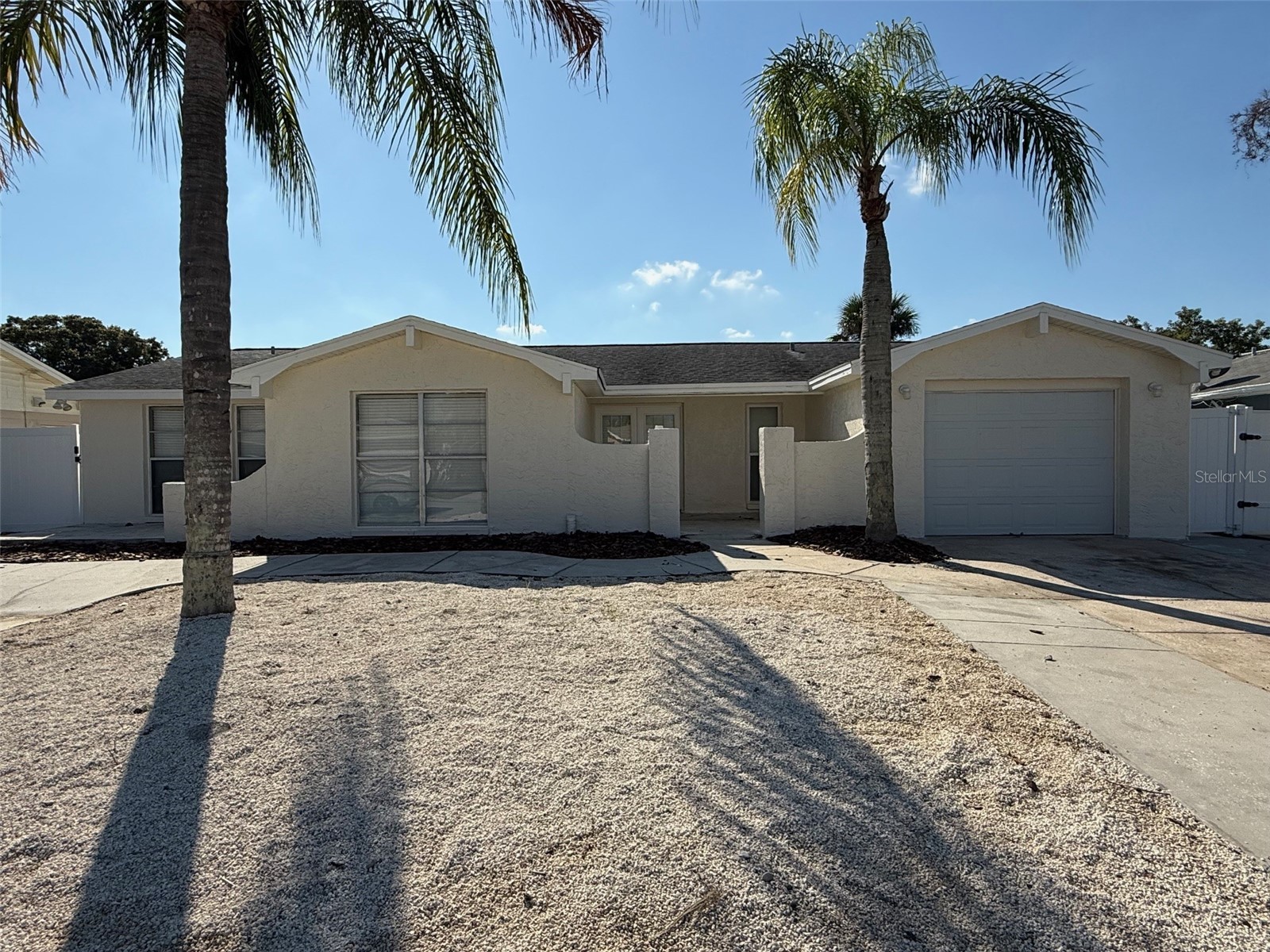 6104 SEABREEZE DRIVE
