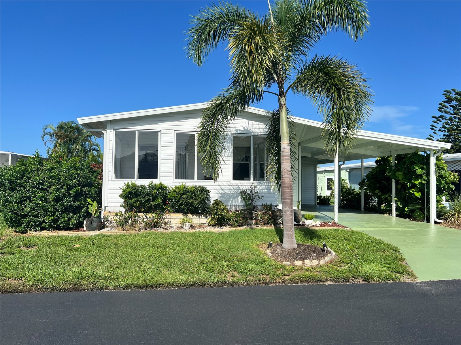 7 S ESPLANADE STREET