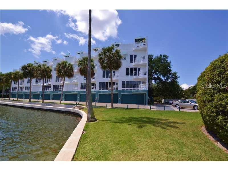 4950 BAYSHORE BOULEVARD 28